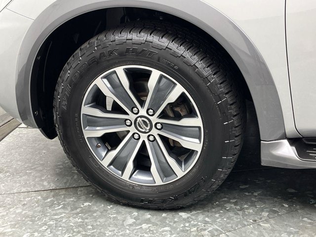 Used 2020 Brilliant Silver Metallic Nissan SL image 35