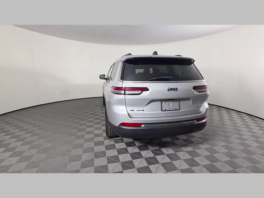 Used 2021 Silver Zynith Jeep Limited image 43