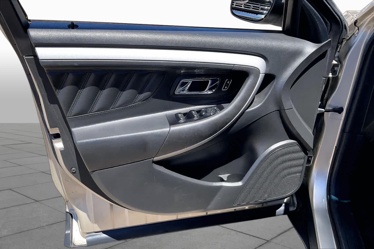 Used 2018 White Gold Metallic Ford SEL image 20