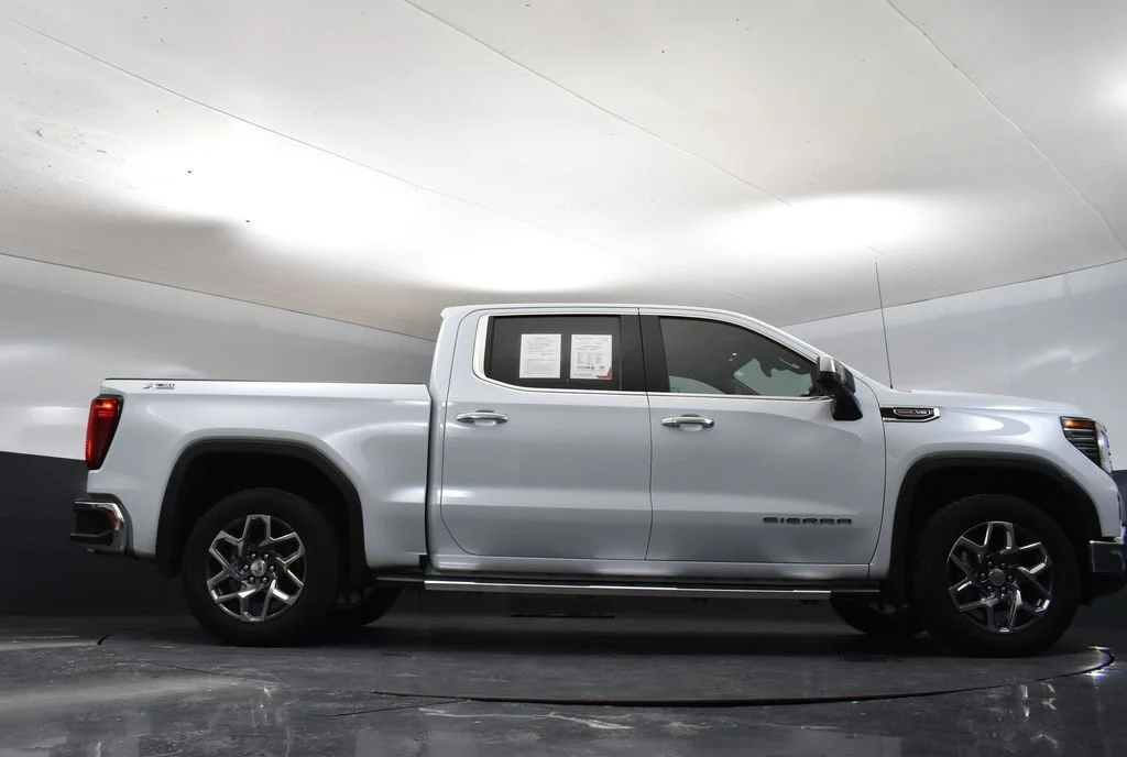 Used 2026 White GMC SLT image 36
