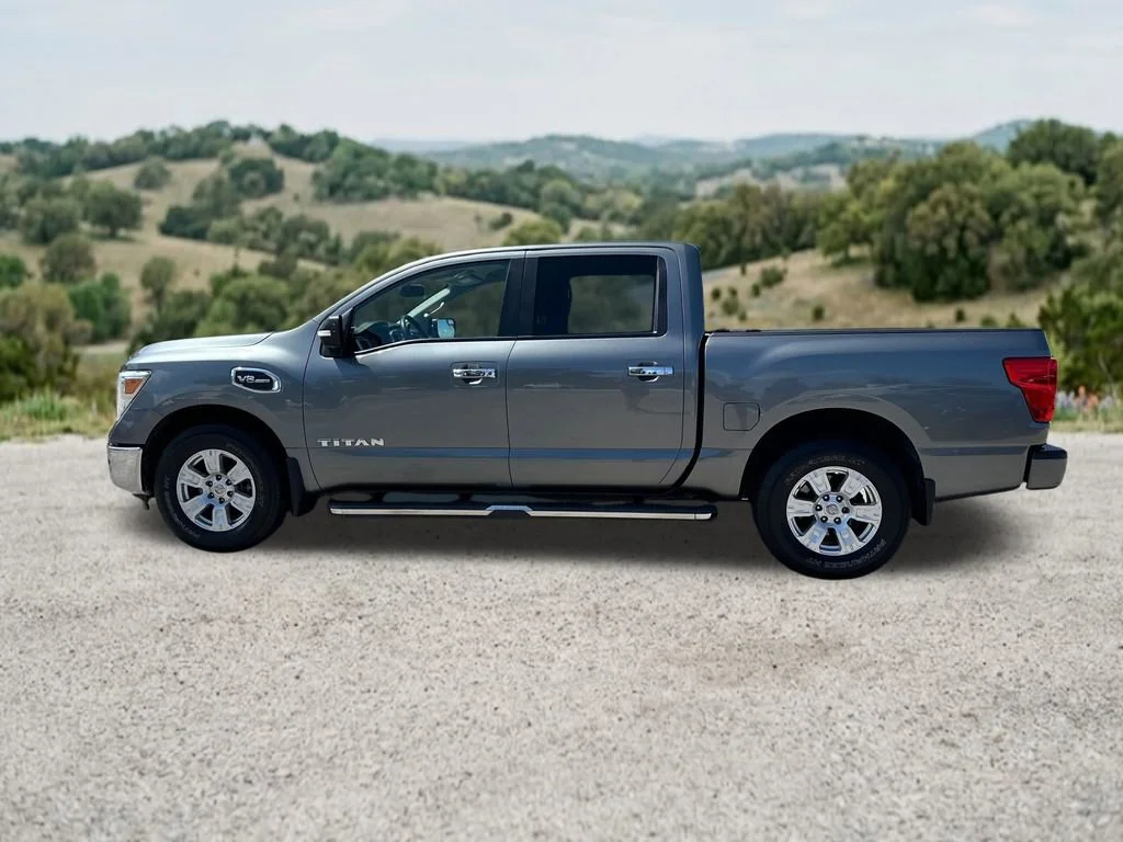 Used 2017  Nissan SV image 5
