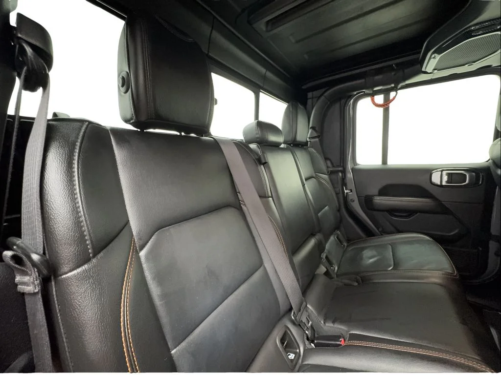 Used 2021 Gray Jeep Mojave image 27