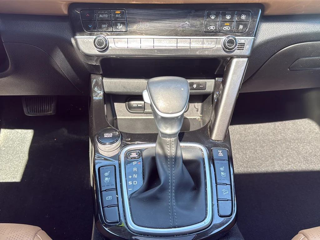 Certified Used 2024 White Kia SX image 24