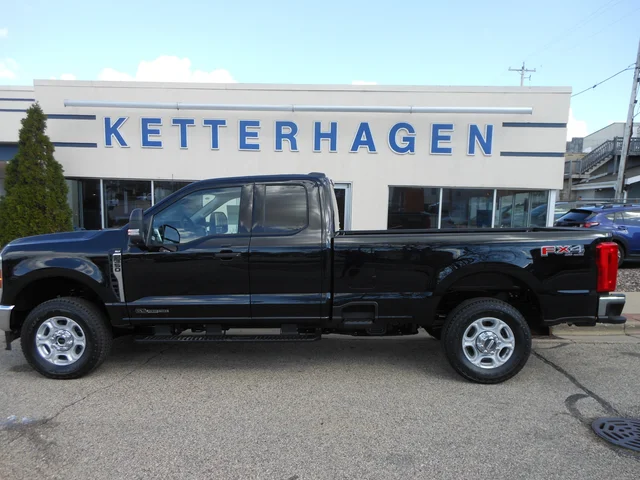 2026 Ford Super Duty F-350® XLT