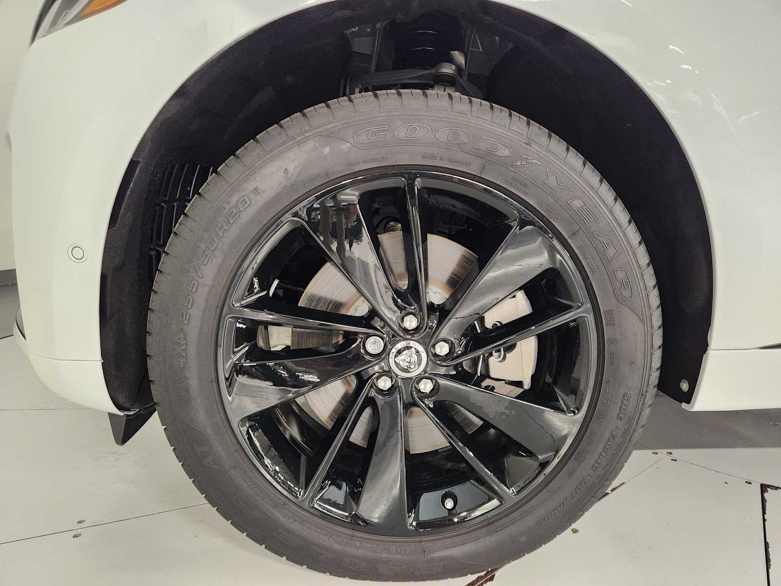 2026 Jaguar F-Pace R-Dynamic S - Photo 8