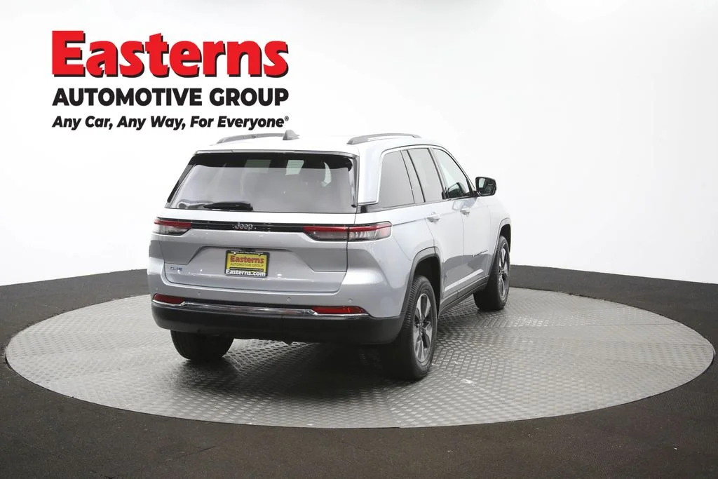 Used 2022 Silver Jeep 4xe image 42