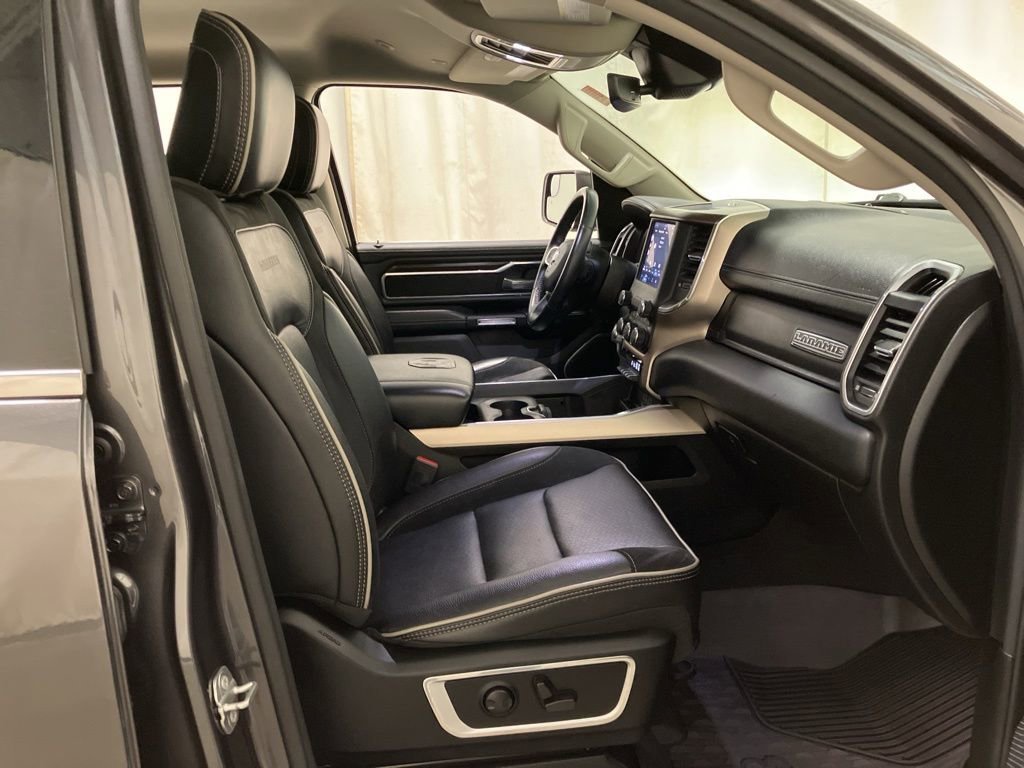 Used 2022 Granite Crystal Metallic Clearcoat Ram Laramie image 20