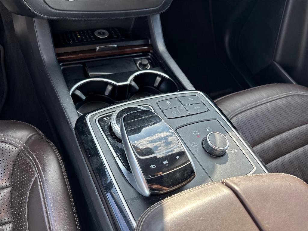 Used 2017 Red Mercedes-Benz 4MATIC® image 19