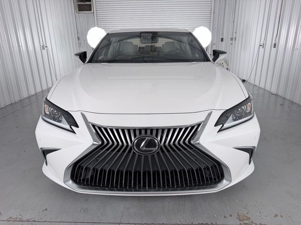Used 2021 White Lexus 350 image 2