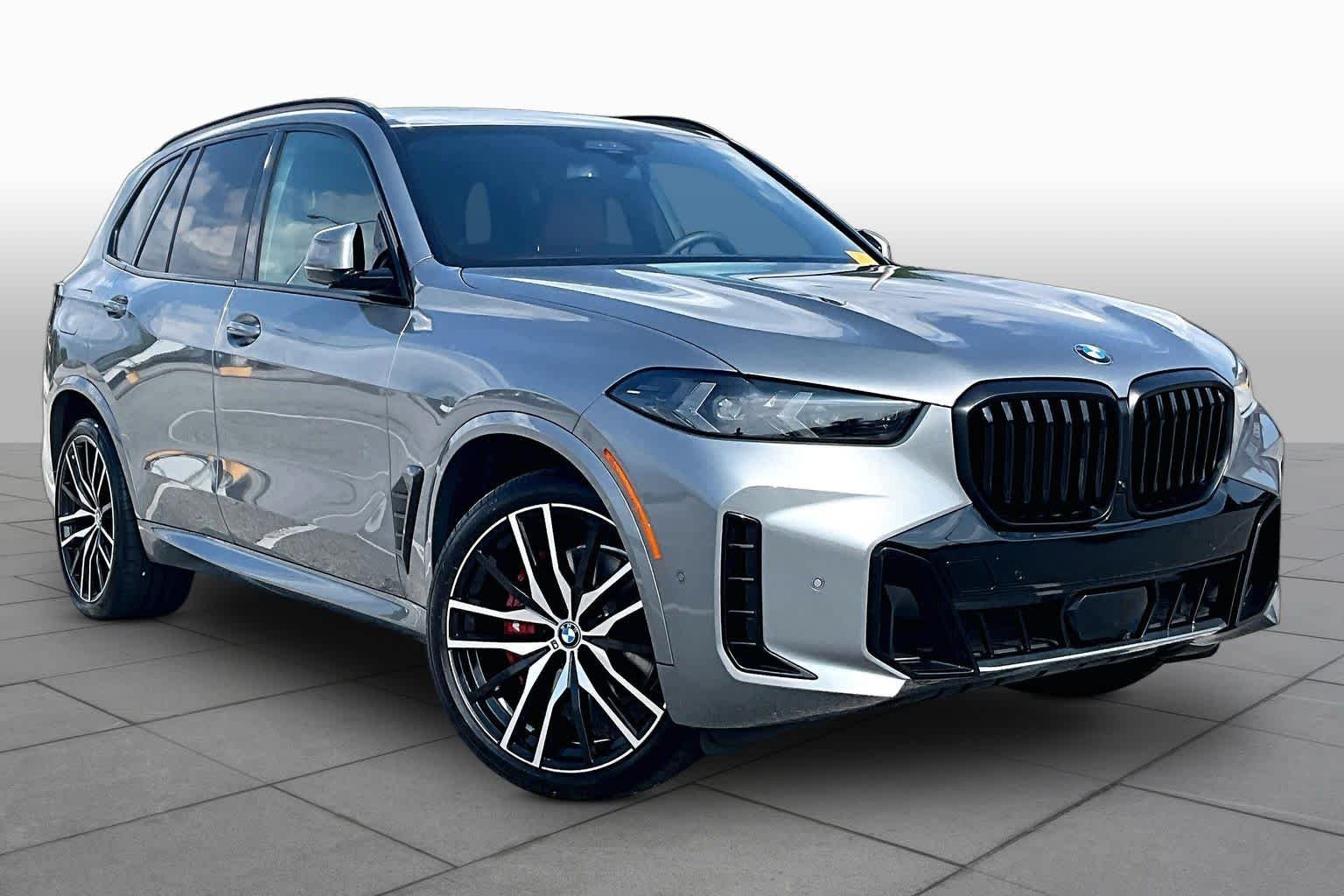 Used 2026 Skyscraper Grey Metallic BMW sDrive40i image 3