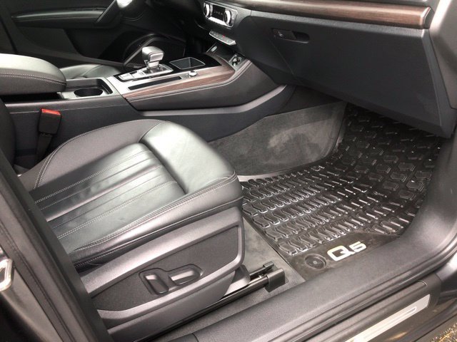 Used 2023 Daytona Gray Pearl Effect Audi 45 S line Premium image 17