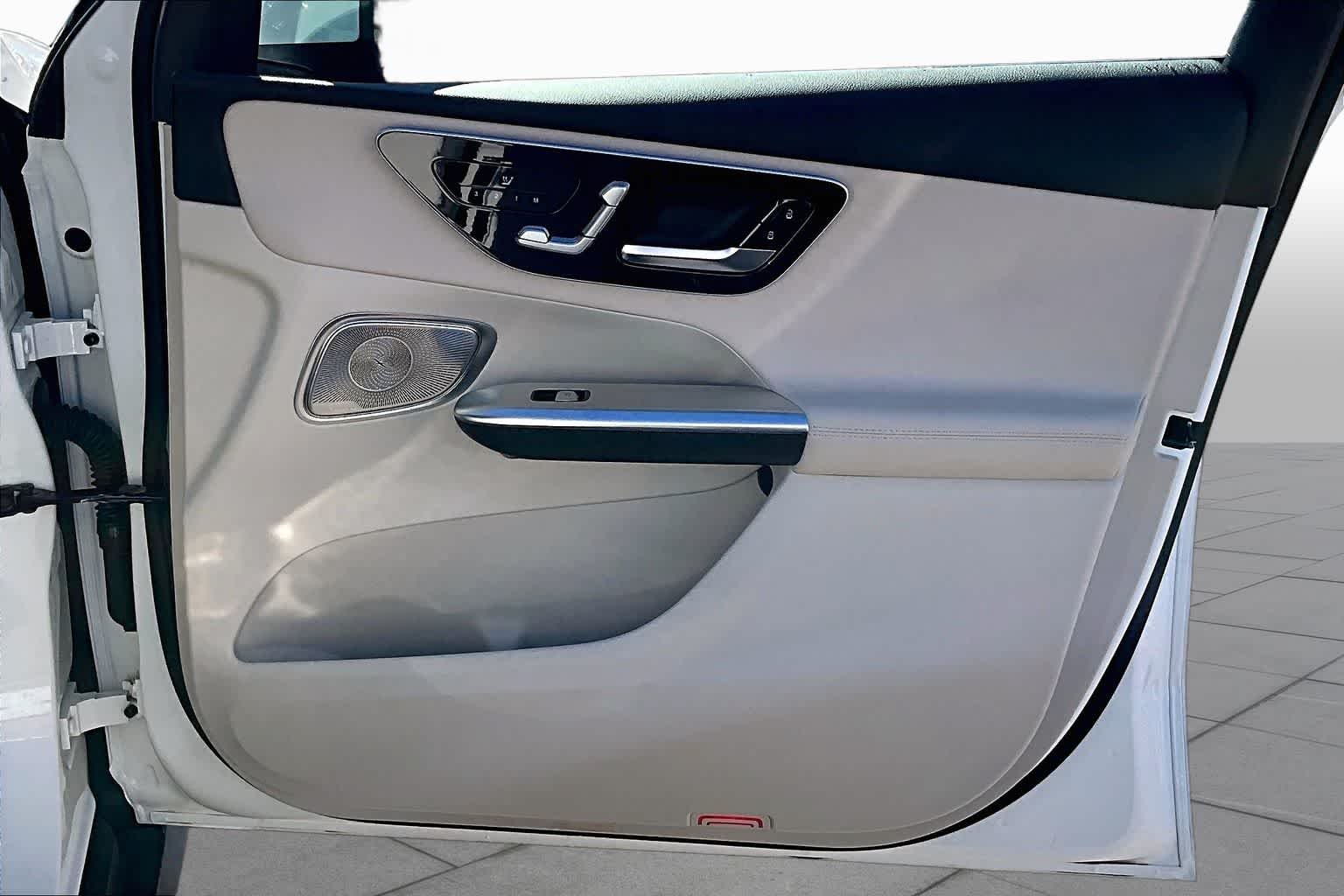 New 2026 Polar White Mercedes-Benz GLC 300 image 22