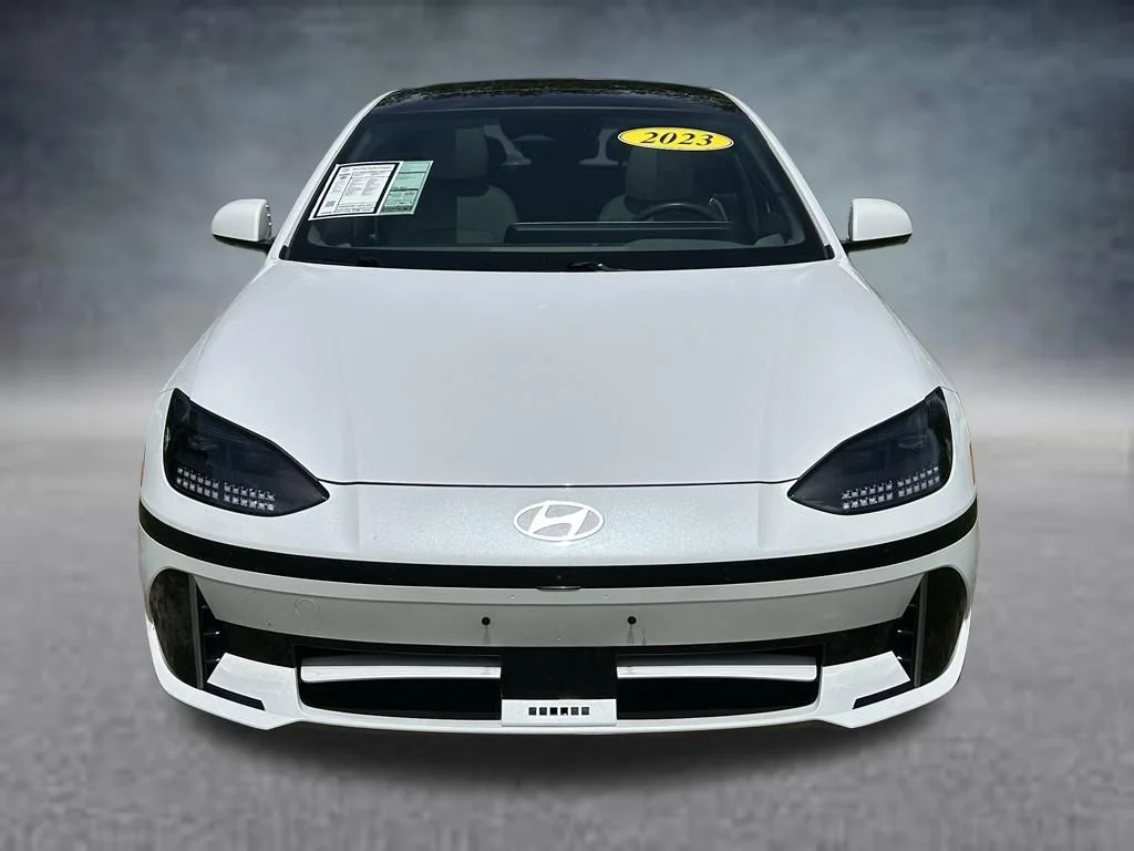 Used 2023 White Hyundai Limited image 2
