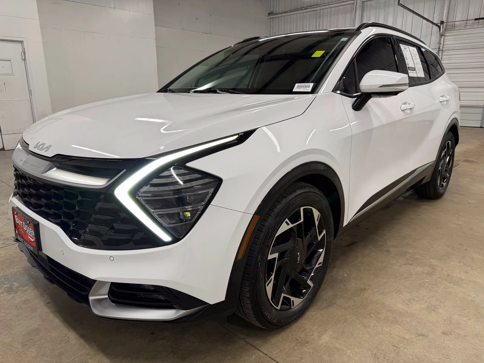 Used 2023 White Kia SX-Prestige image 3