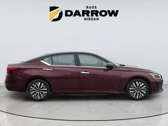 Used 2025 Red Nissan 2.5 SV image 6