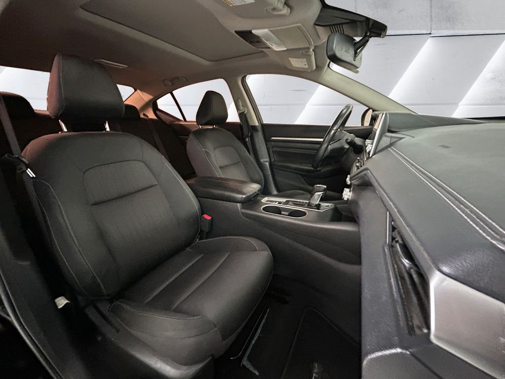 Used 2019 Black Nissan 2.5 SV image 14