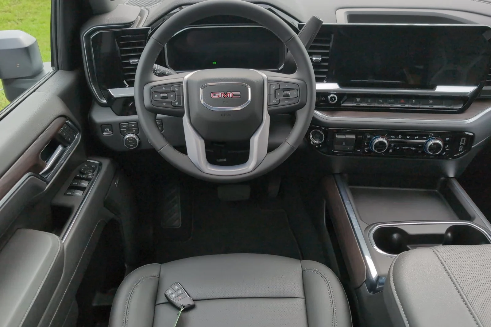 New 2026 Summit White GMC SLT DRW image 14