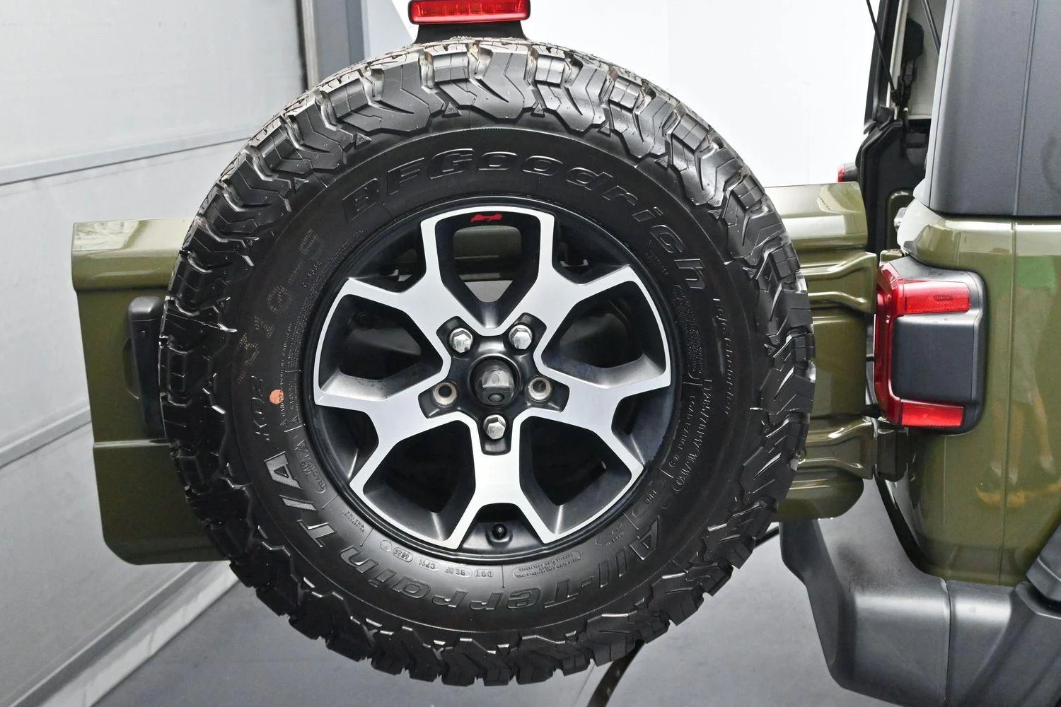 Used 2021 Sarge Green Clearcoat Jeep Unlimited Rubicon image 33