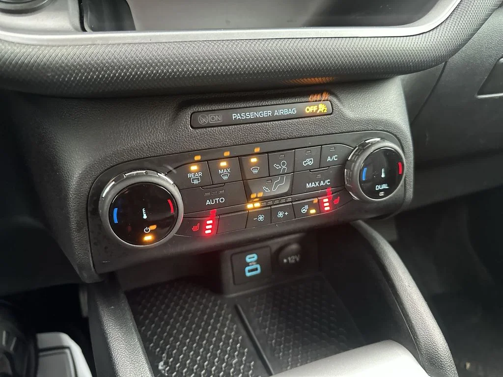 Used 2022 Silver Ford Outer Banks image 18