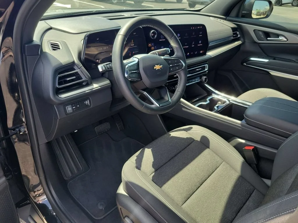 New 2026 Mosaic Black Metallic Chevrolet LT image 10