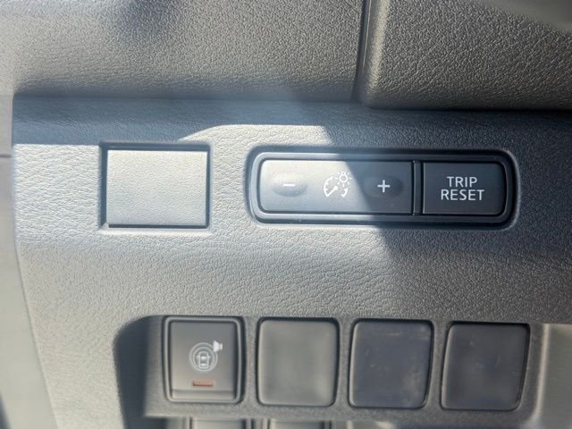 New 2026 Glacier White Nissan King Cab® S image 21