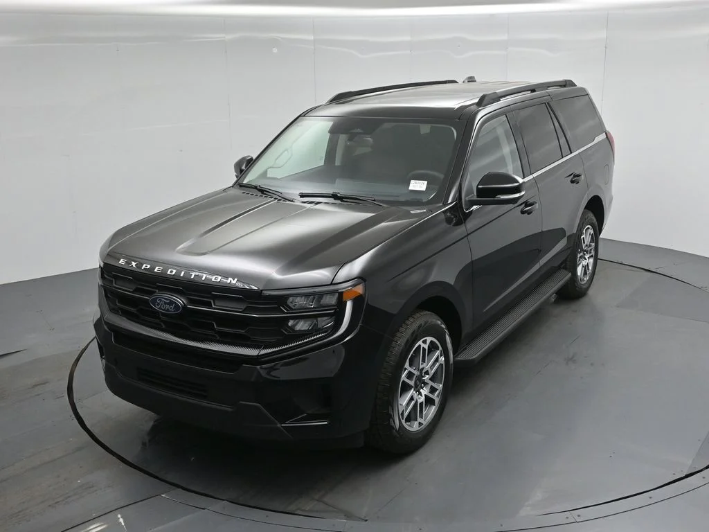 New 2026 Black Ford Active image 35