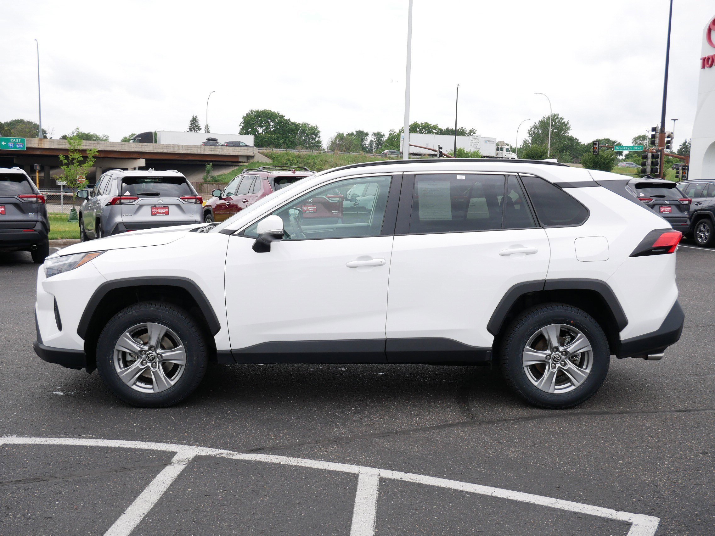 Used 2024 Ice Cap Toyota XLE image 4