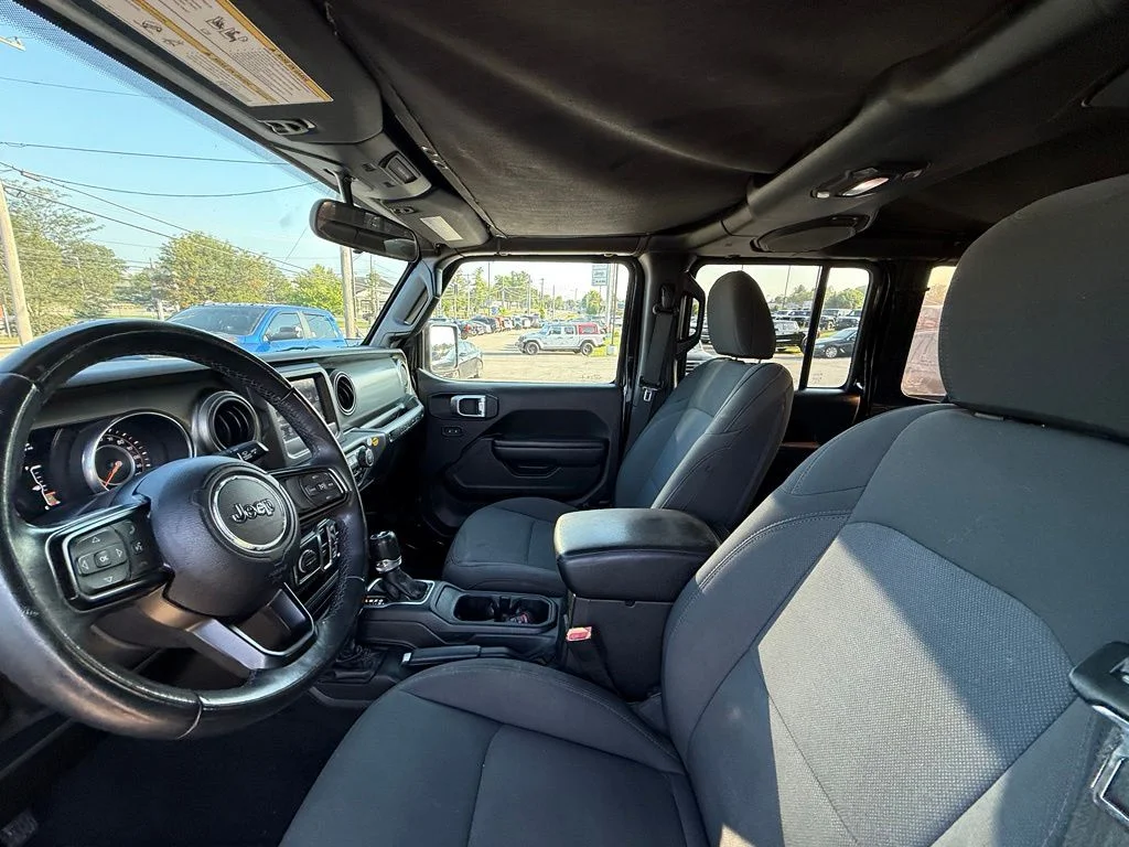Used 2018 Black Jeep Unlimited Sport S image 12