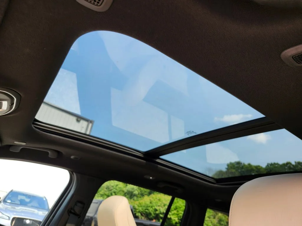 New 2025 Bright White Clear-Coat Exterior Paint Jeep Limited image 20