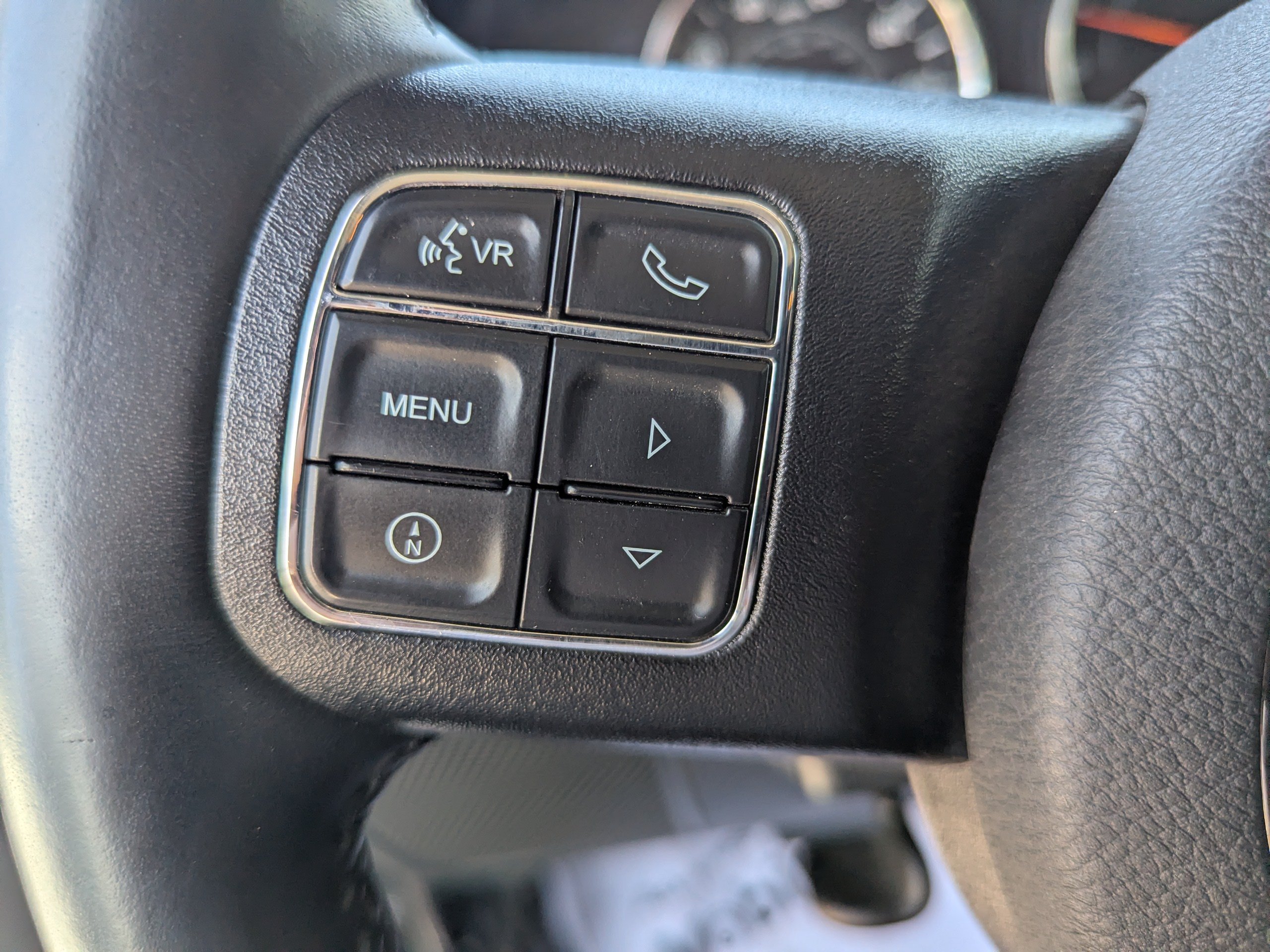 Used 2018  Jeep Rubicon image 13