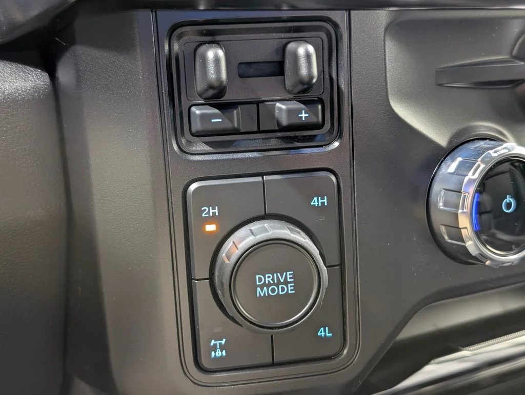 New 2026 Oxford White Ford F-250® Lariat® image 6