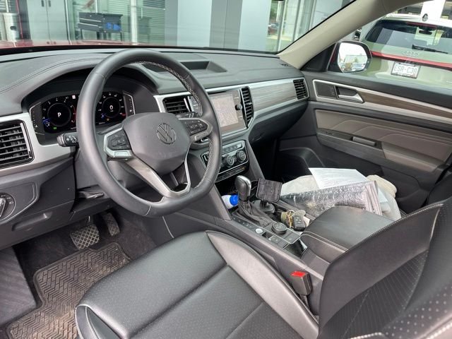 Used 2022 Red Volkswagen SEL image 6