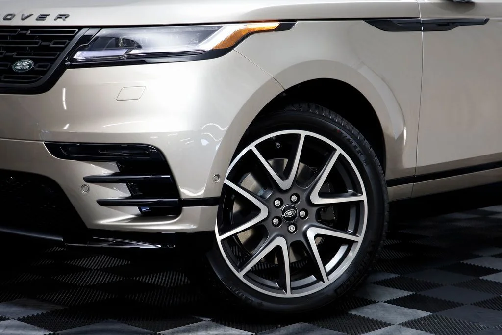 New 2026 Gold Land Rover Dynamic SE image 4