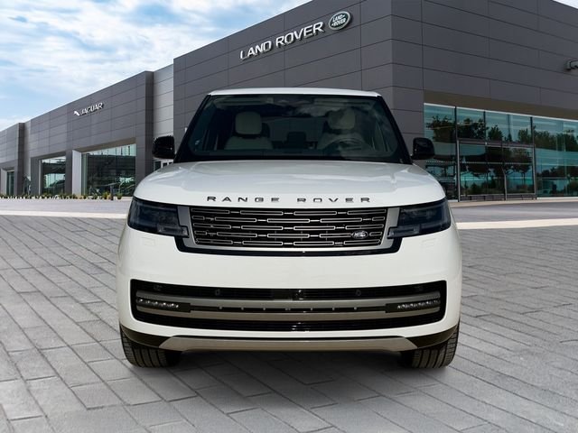 New 2026 Fuji White Land Rover SE image 8