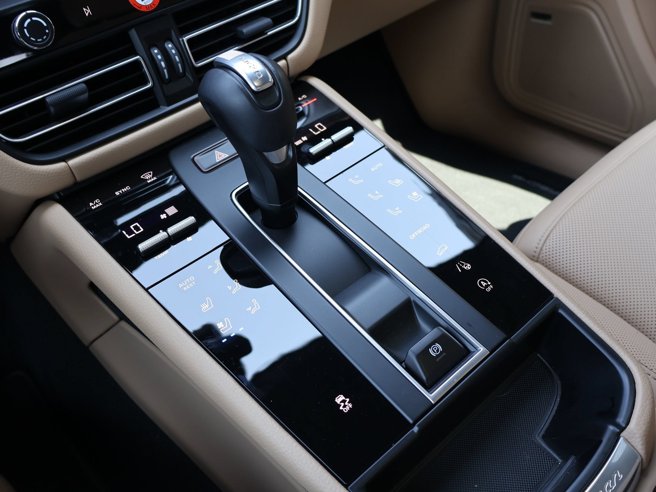 2026 Porsche Macan T - Photo 49