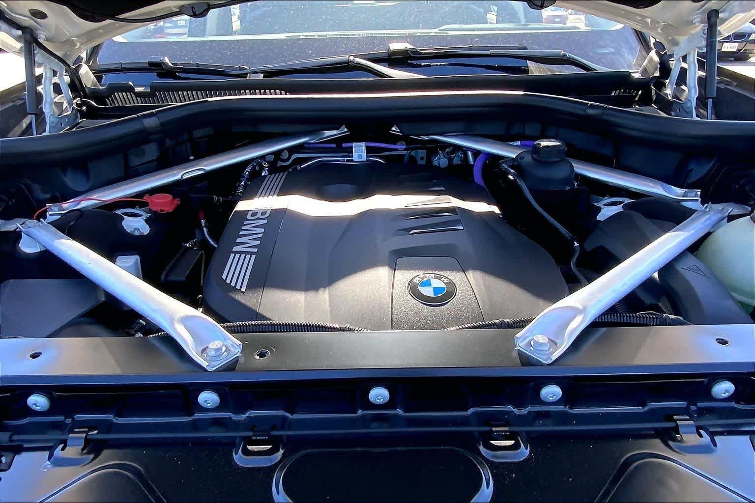 Used 2026 Alpine White BMW xDrive40i image 16