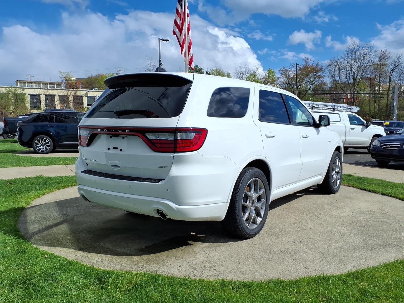 New 2026 White Knuckle Clear-Coat Exterior Paint Dodge GT HEMI V8 image 2