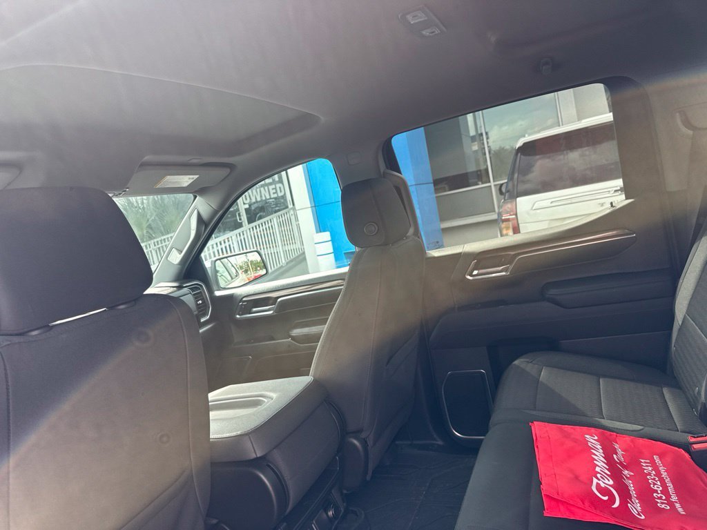 Used 2024 Summit White Chevrolet LT image 9