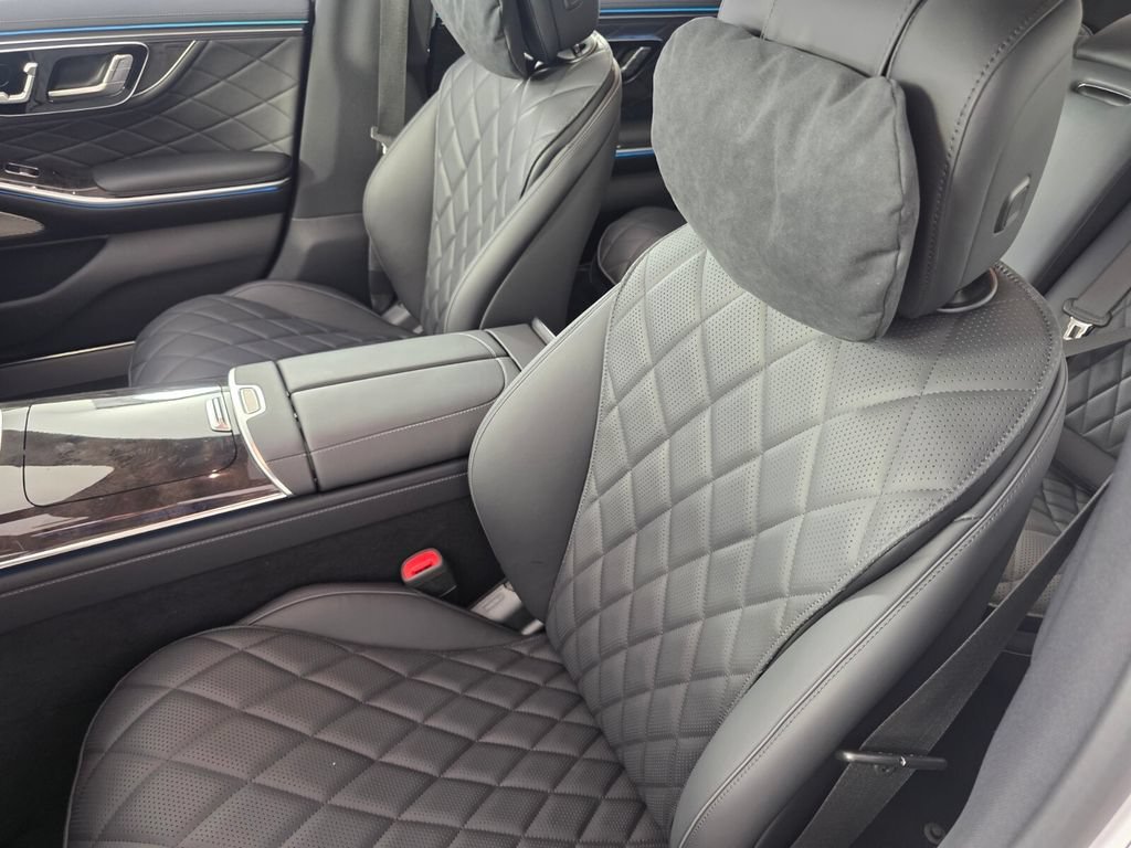 New 2027 MANUFAKTUR Moonlight White Metallic Mercedes-Benz S 580 image 25