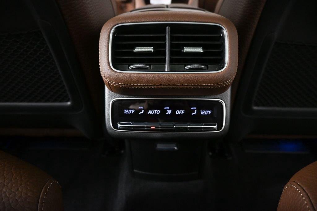 New 2026 MANUFAKTUR Moonlight White Metallic Mercedes-Benz GLS 450 image 18