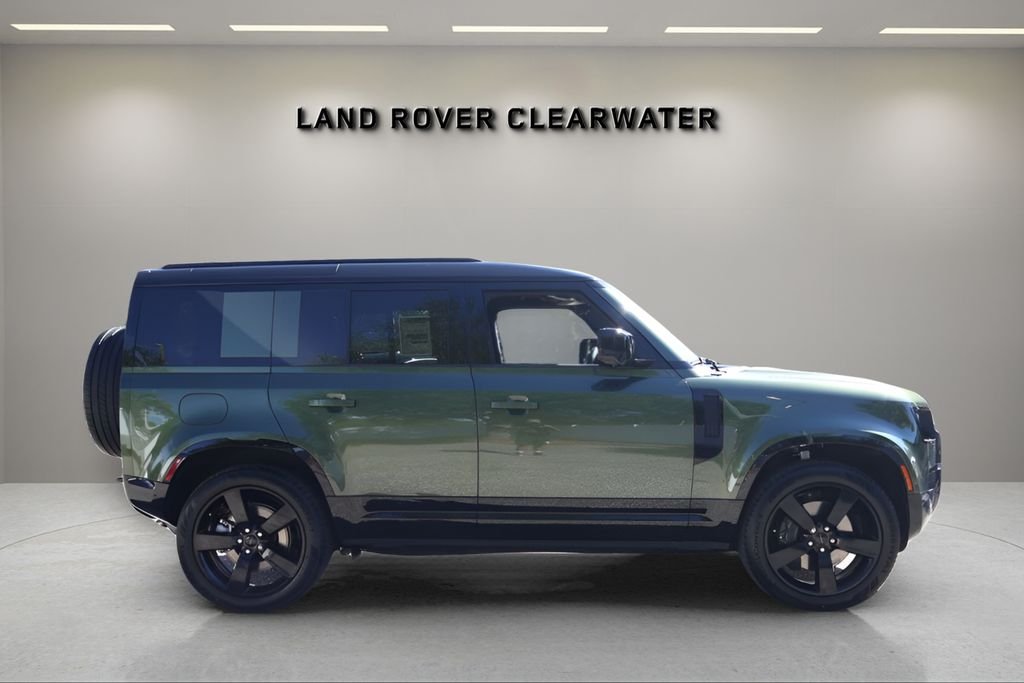 New 2026 Woolstone Green Land Rover X-Dynamic SE image 6