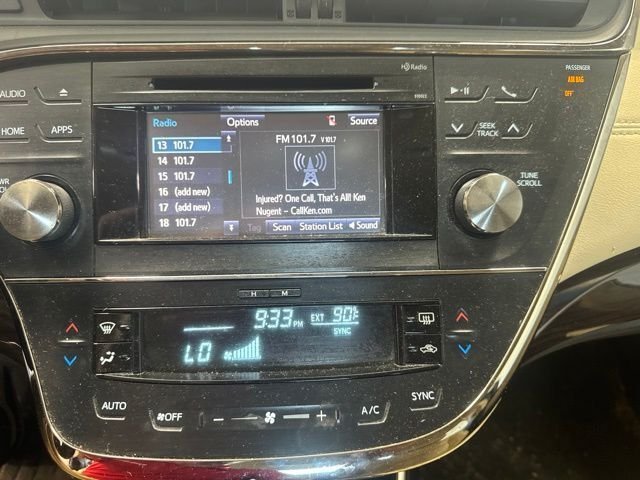 Used 2015 Silver Toyota XLE image 15