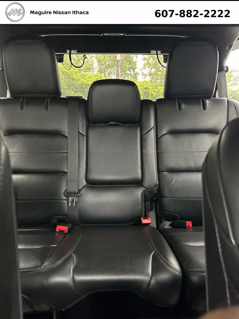 Used 2019 White/off-white Jeep Unlimited Sahara image 9