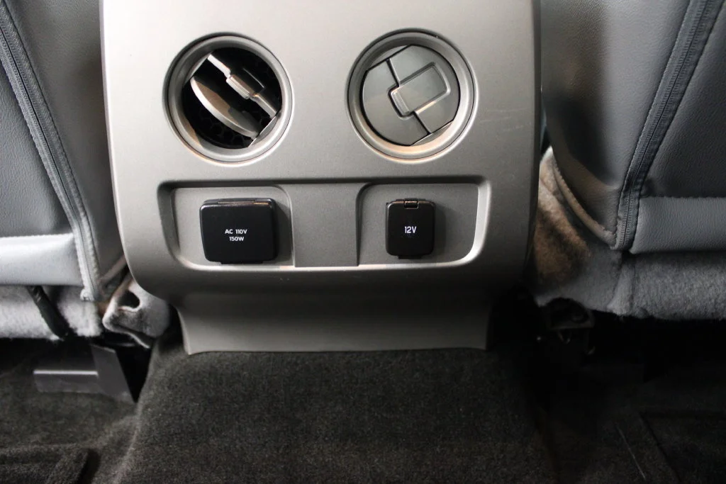 Used 2014 White Platinum Tri-Coat Metallic Ford Lariat image 30