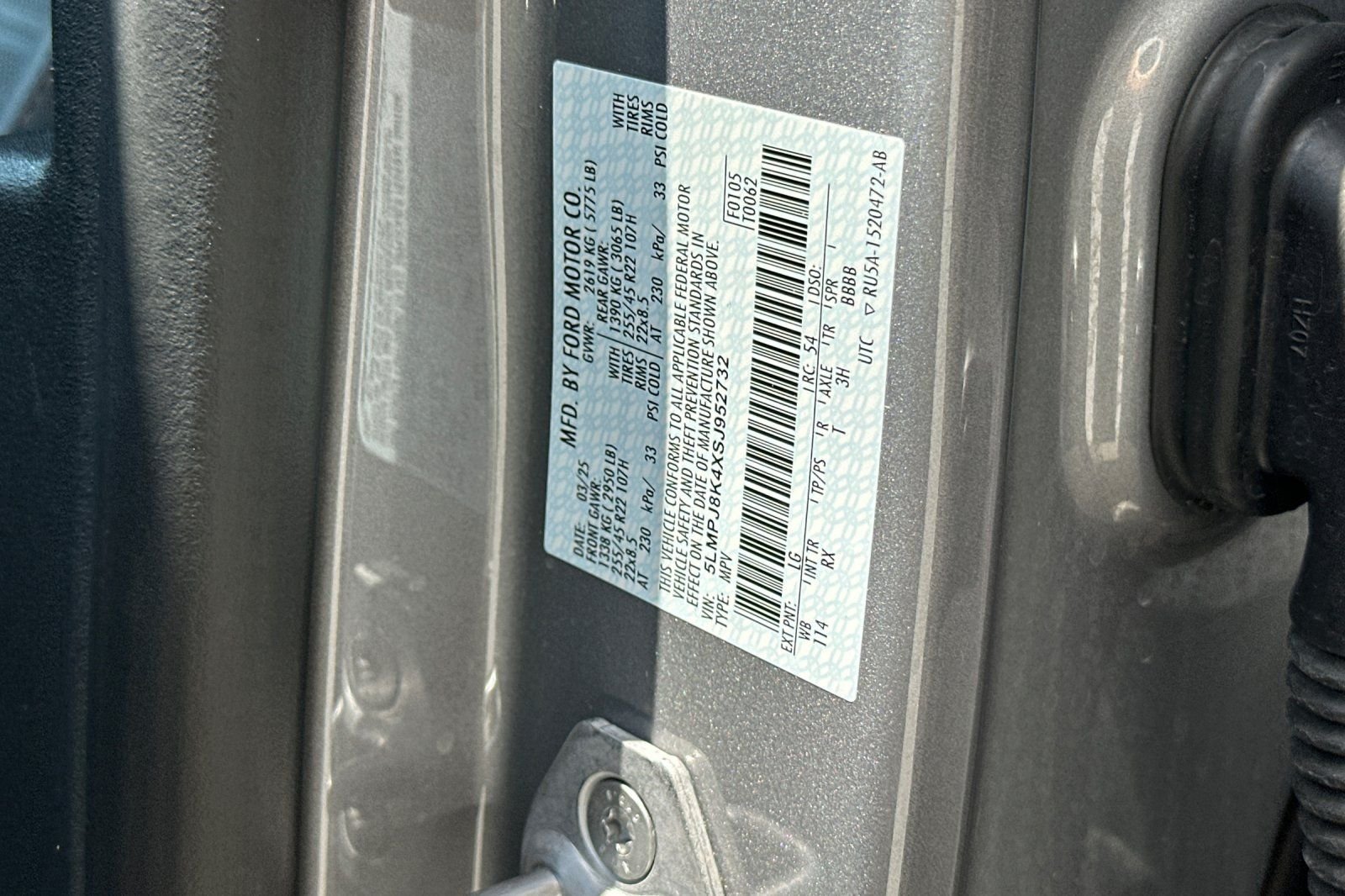 Used 2025 Gray Lincoln Reserve image 32