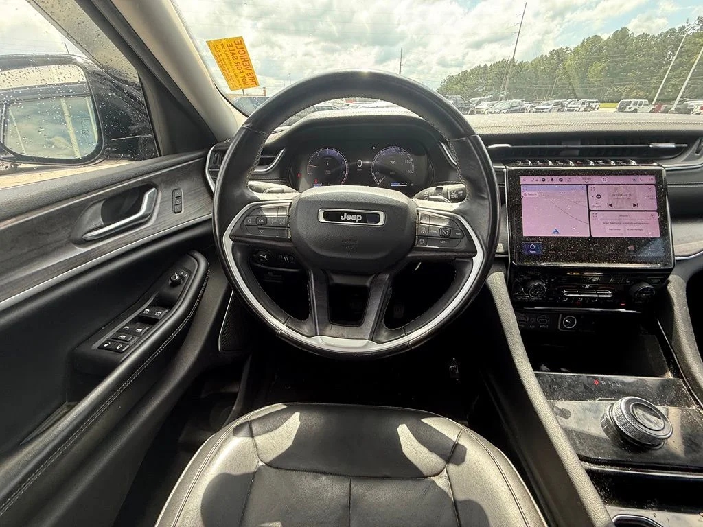 Used 2022 Gray Jeep Limited image 9