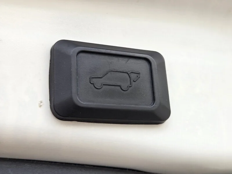 Used 2022 WHITE TOYOTA XSE image 16