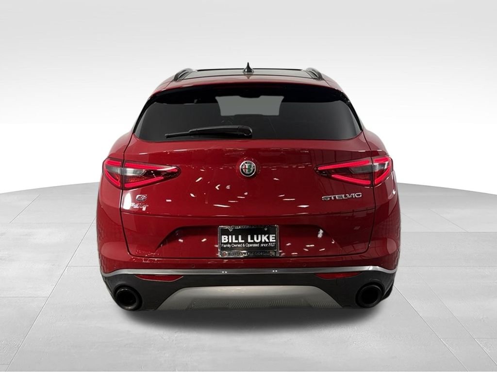 Used 2023 Alfa Rosso Alfa Romeo Ti image 8