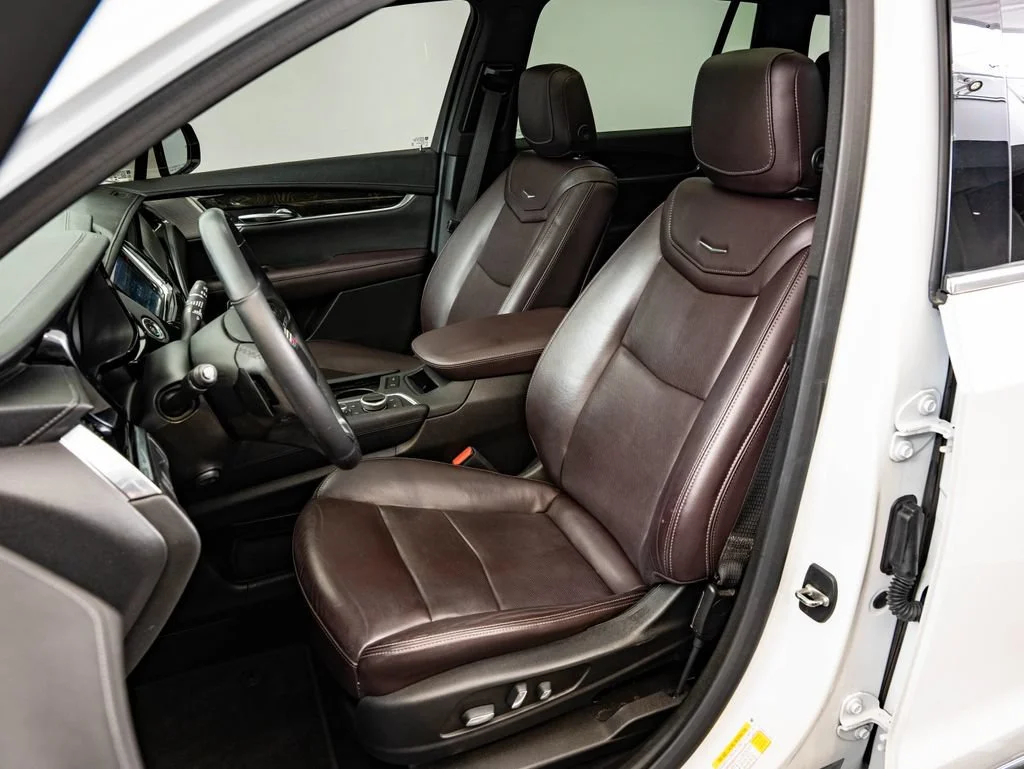 Used 2022 Crystal White Tricoat Cadillac Premium Luxury image 24