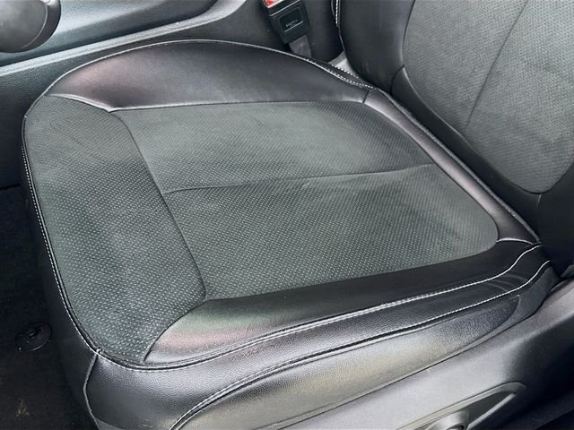 Used 2024 White Jeep Altitude image 18